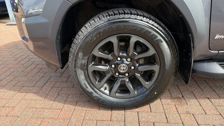 Toyota Hilux Diesel Invincible X D/Cab Pick Up 2.8 D-4D Auto